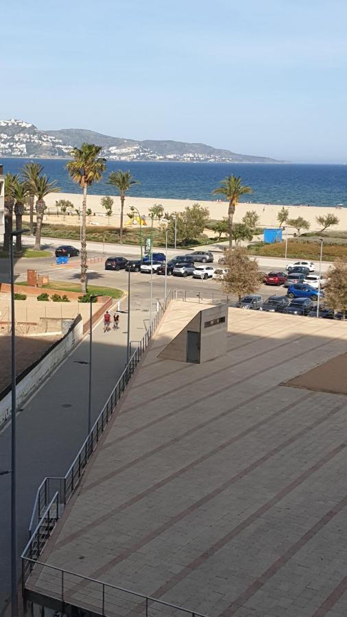 Les Vagues Au Balcon Apartment Empuriabrava Exterior photo